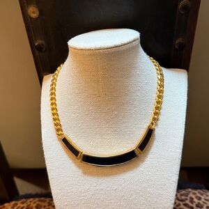 Monet Signed Vintage Gold Tone Chocker Necklace with Black Enamel. Circa 70’s.